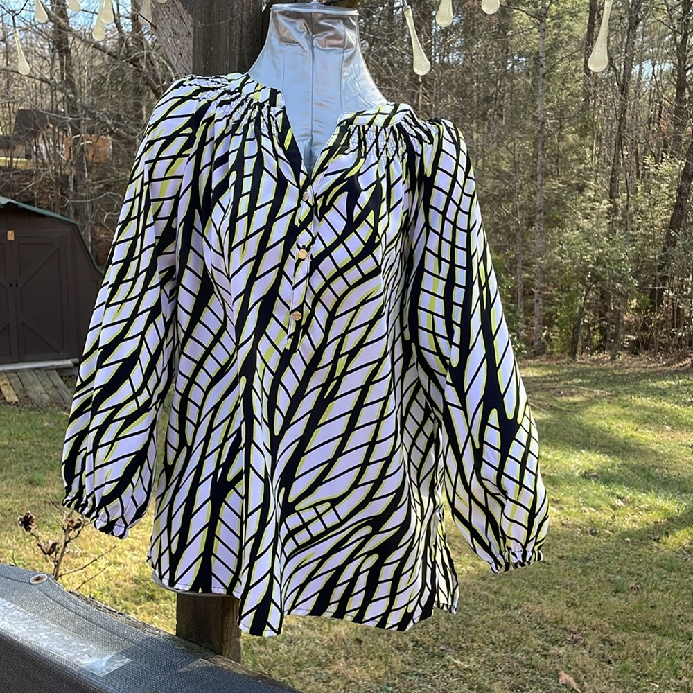 Trendy Dana Buchman Short Sleeve Blouse
